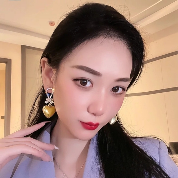 New Golden Color Heart Drop Crystal Earrings - Picture 6 of 6